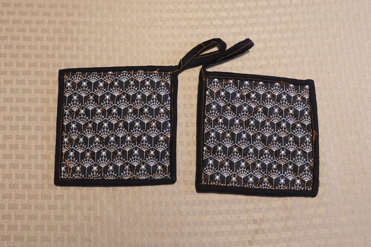 Halloween Patchwork Pot Holder Set | Handmade Quilted Hot Pads | Set of 2 Kitchen Potholders