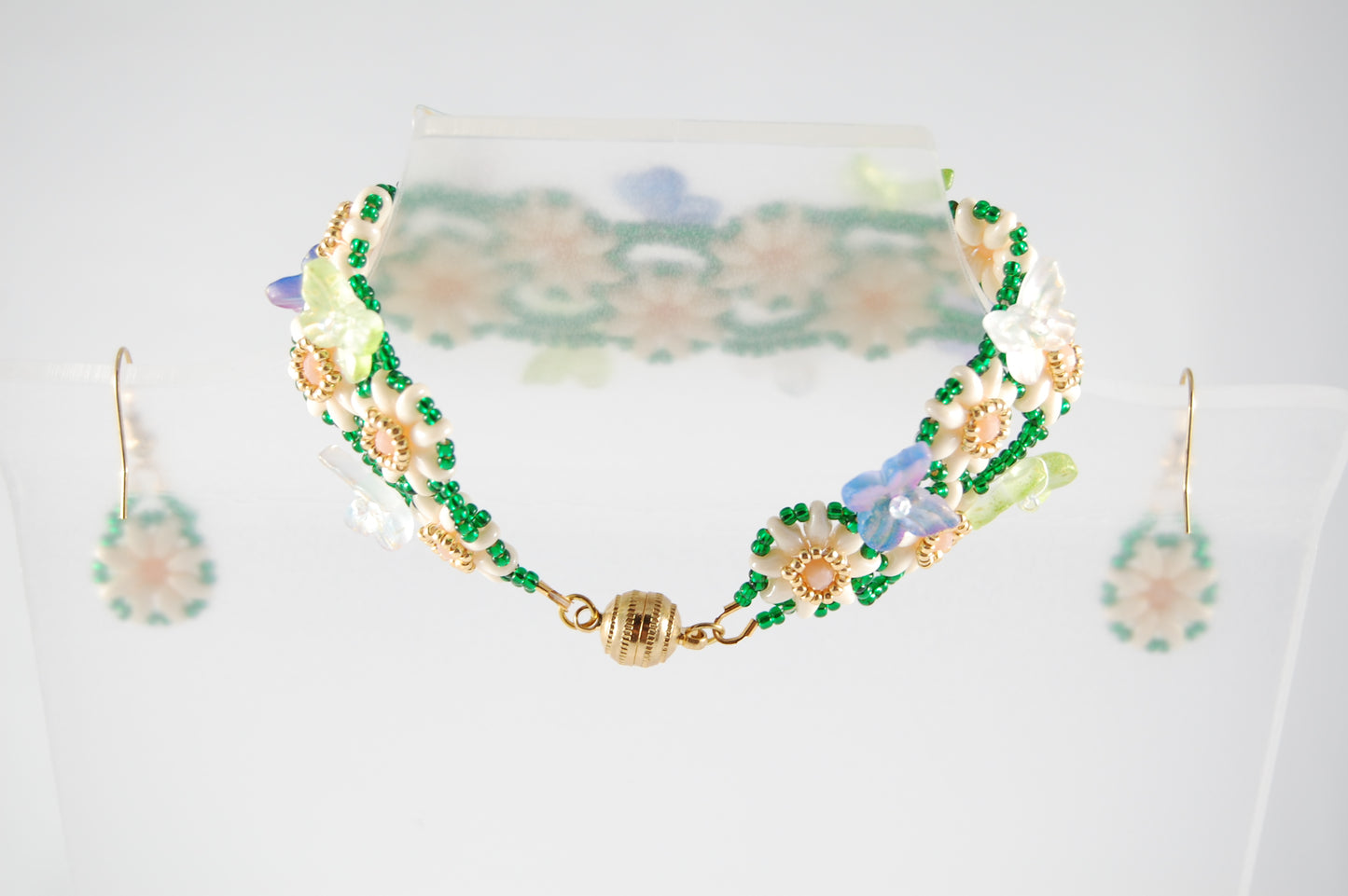 Lazy Daisy Floral Beaded Bracelet & Earring Set
