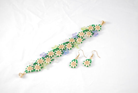Lazy Daisy Floral Beaded Bracelet & Earring Set