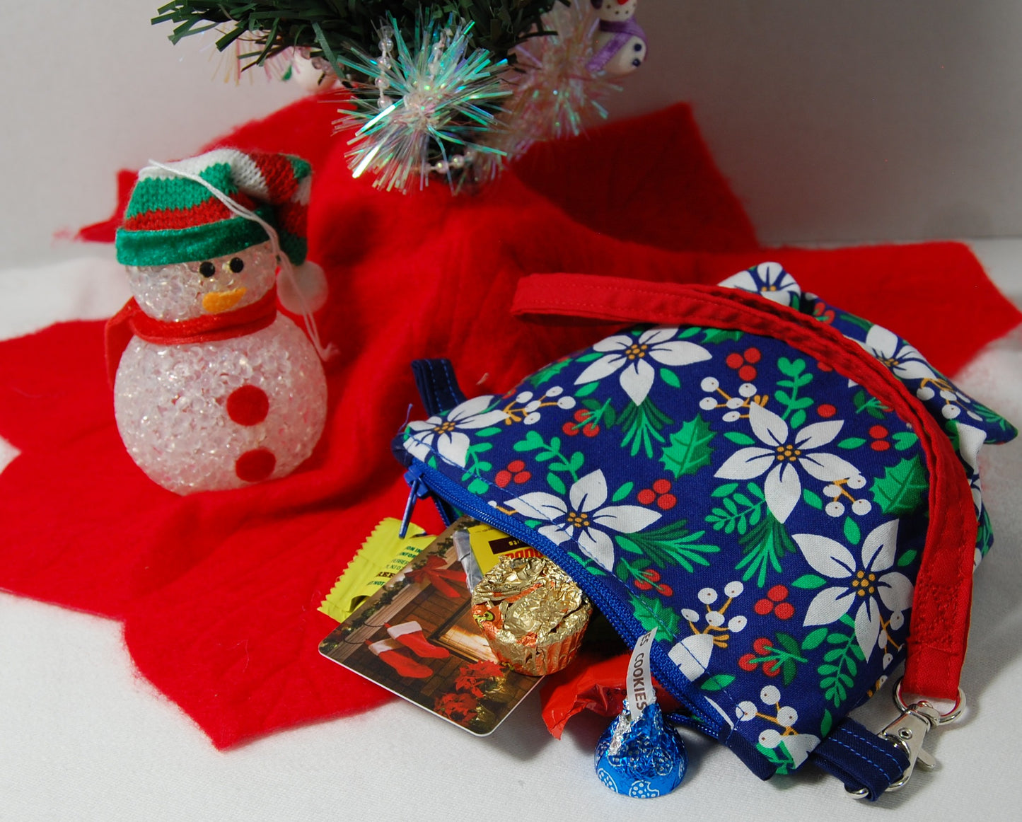 Christmas Poinsettia Wristlet Pouch | Handmade Holiday Zipper Bag