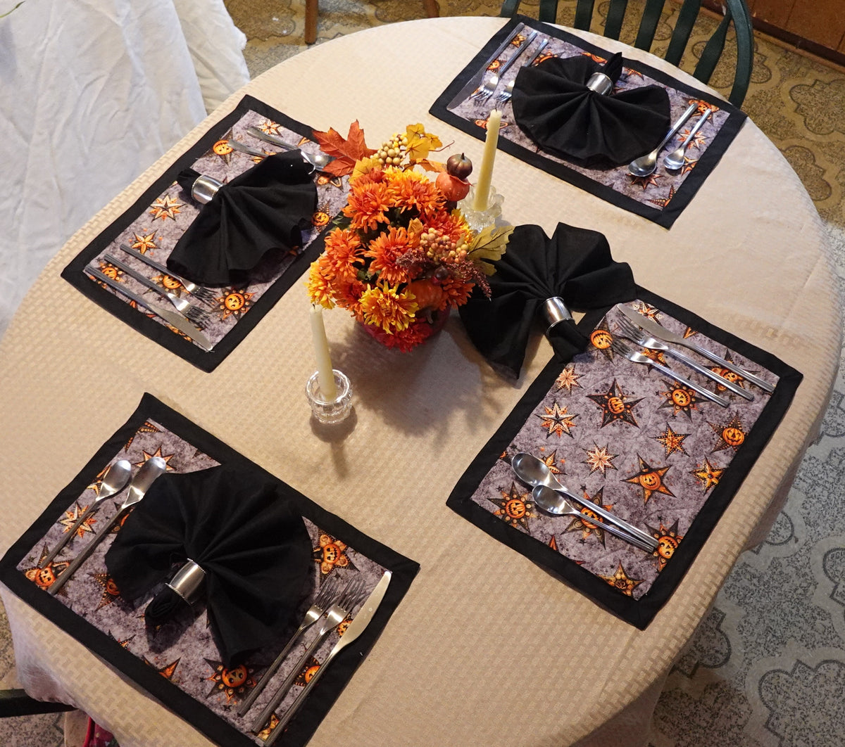 Jack-O'-Lantern Table Linen Set | Quilted Placemats with Matching Napkins | Set of 4