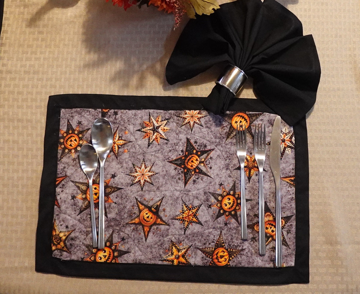 Jack-O'-Lantern Table Linen Set | Quilted Placemats with Matching Napkins | Set of 4